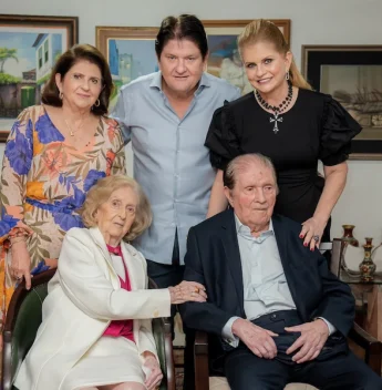 Mauro Benevides celebra 96 anos em encontro familiar marcado por afeto e tradição