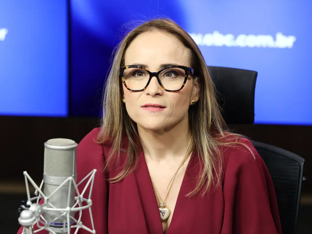 Agendas com Elmano e Camilo colocam Fernanda Pacobahyba no radar para vice em 2026