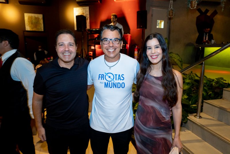 Frotas pelo Mundo - No Pipo Restaurante, Alexandre Frota apresenta expedição aérea solo de volta ao mundo