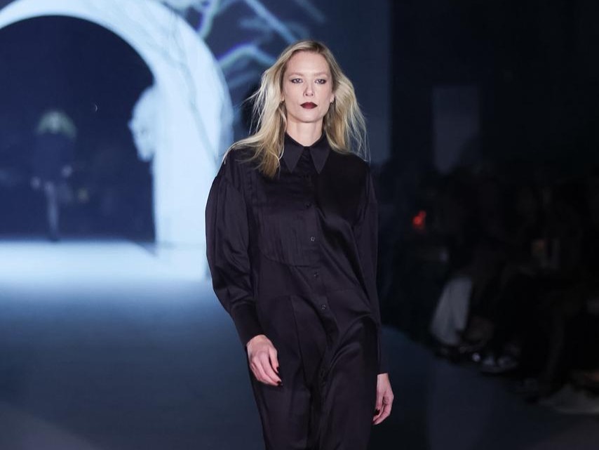 Famosos prestigiam desfile da LINI em São Paulo com coleção “Rebélia”