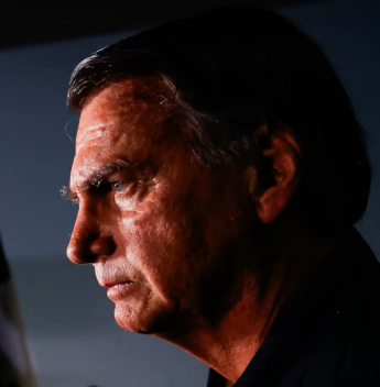 STF forma maioria para manter Jair Bolsonaro preso na Papudinha