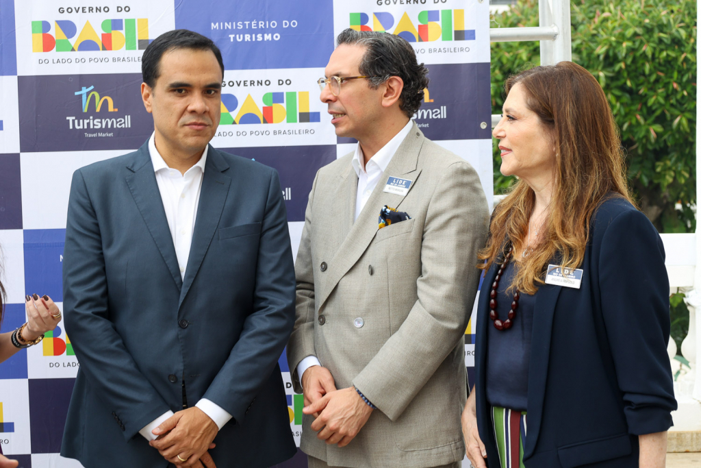 Gustavo Feliciano, Netto Moreira E Andréia Repsold