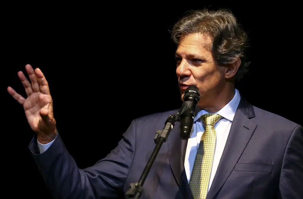 Governo decide zerar PIS e Cofins do diesel para conter impacto da crise no petróleo