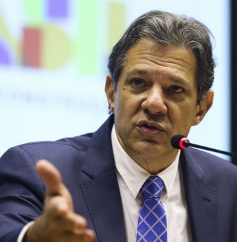 Haddad deve deixar Ministério da Fazenda para disputar Governo de São Paulo