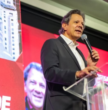 Fora do Ministério da Fazenda, Haddad inicia pré-campanha ao governo de SP