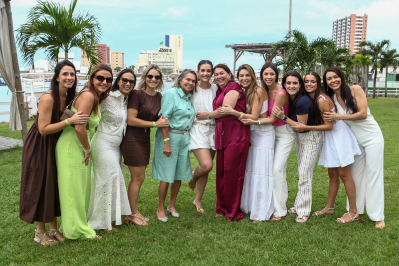 Brisa do mar embala o Dia da Mulher no Iate Clube de Fortaleza
