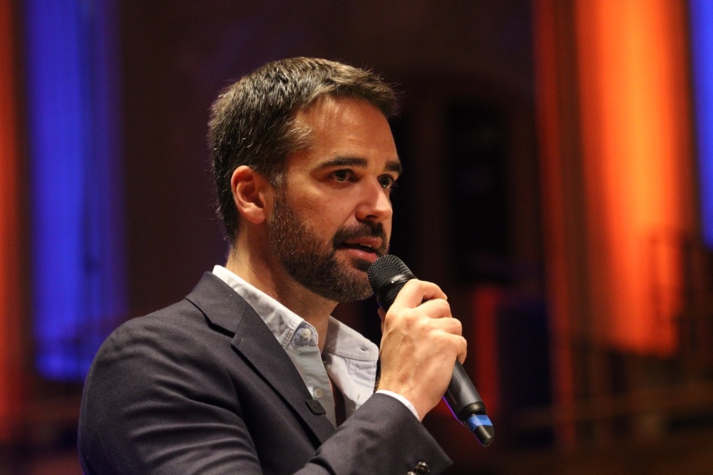 Eduardo Leite descarta Senado e se posiciona para 2026 como alternativa à polarização