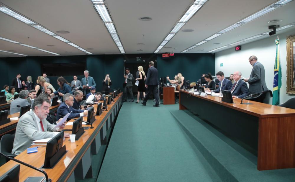 CCJ da Câmara dos Deputados aprova proposta que garante paridade na direção da OAB
