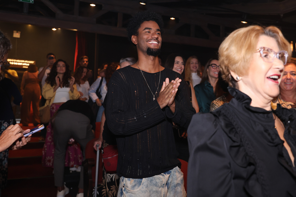 Isacque Lopes Nos Aplausos 1