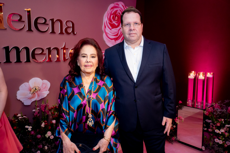 15 anos - No Gran Marquise, Helena Pimentel debuta em clima primaveril