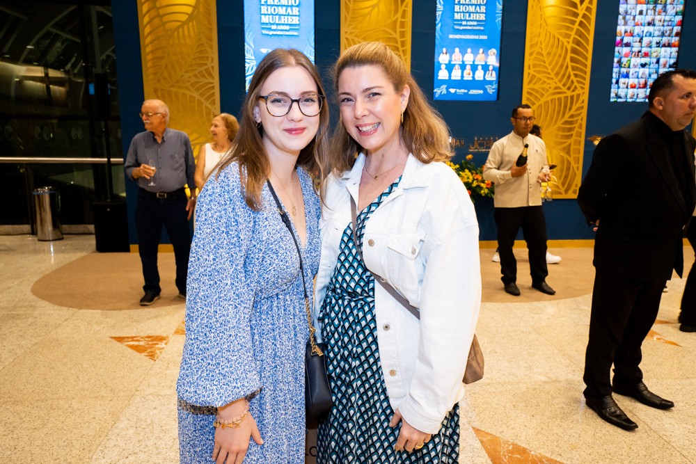 Júlia E Samantha Schubert