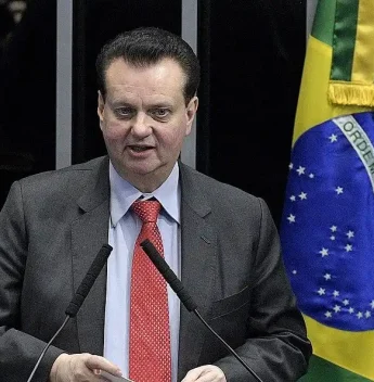 Kassab desembarca no Ceará e consolida expansão do PSD com filiação de Roberto Pessoa e grupo político