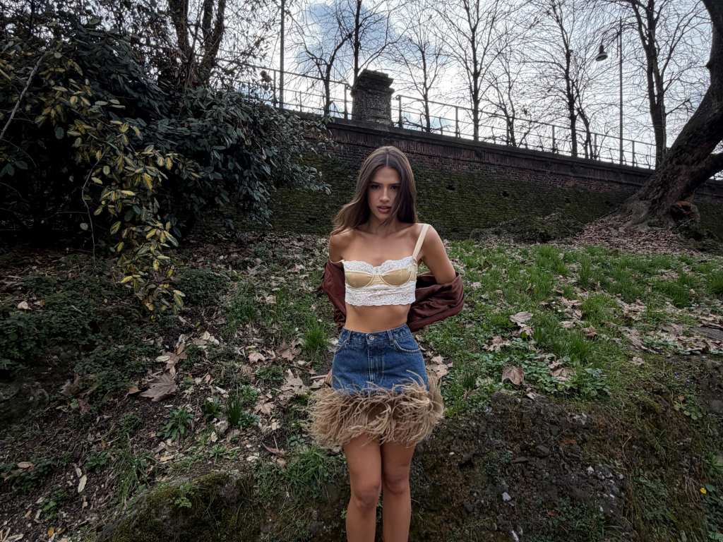 Lelê Burnier com look que traduz o DNA sexy e ultrafeminino da marca. Fotos: Lusca