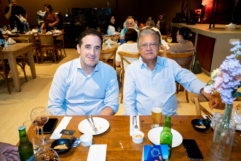 Frotas pelo Mundo - No Pipo Restaurante, Alexandre Frota apresenta expedição aérea solo de volta ao mundo