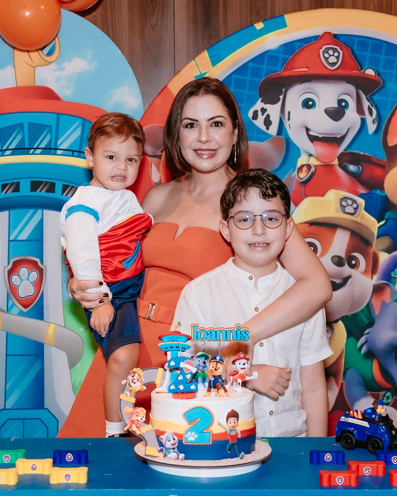 Liane Bastos celebra os 2 anos do filho Ioannis em tarde encantadora 