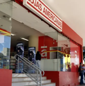 Americanas reduz prejuízo em 34%, eleva receita para R$ 3,08 bilhões e volta a registrar Ebitda positivo