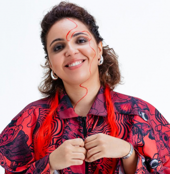 Luh Lívia celebra Rita Lee em show especial na Vila Azul do Mar