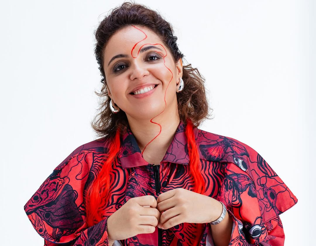 Luh Lívia celebra Rita Lee em show especial na Vila Azul do Mar