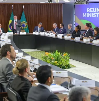 Lula se despede de ministros e confirma Alckmin como vice em chapa