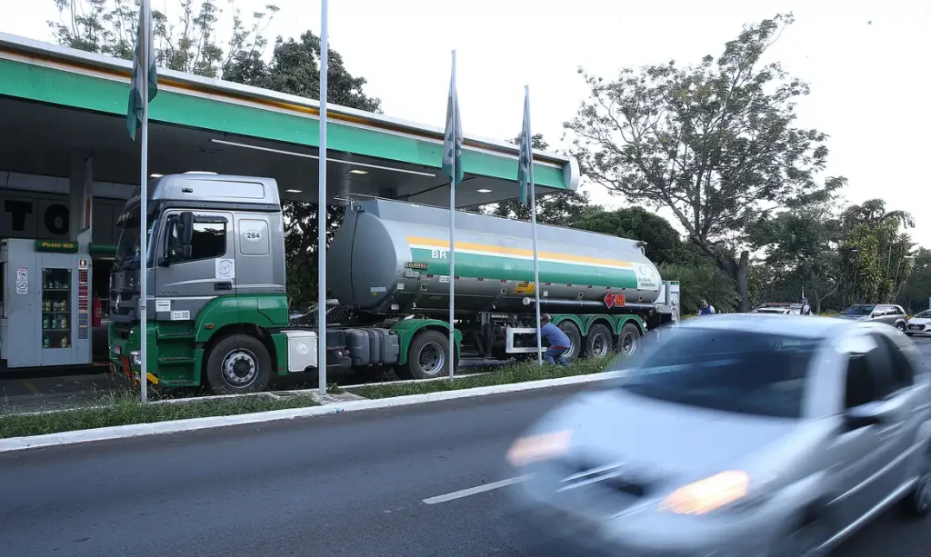 Mais De 80% Dos Estados Aderem A Subsídio A Diesel Importado Br Distribuidora Combustíveis Foto Agência Brasil