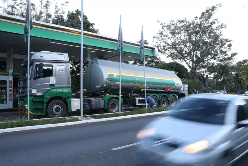 Mais De 80% Dos Estados Aderem A Subsídio A Diesel Importado Br Distribuidora Combustíveis Foto Agência Brasil