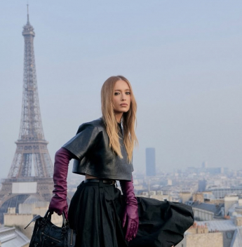 Maria Braz prestigia desfile da Balenciaga assinado por Pierpaolo Piccioli na Paris Fashion Week