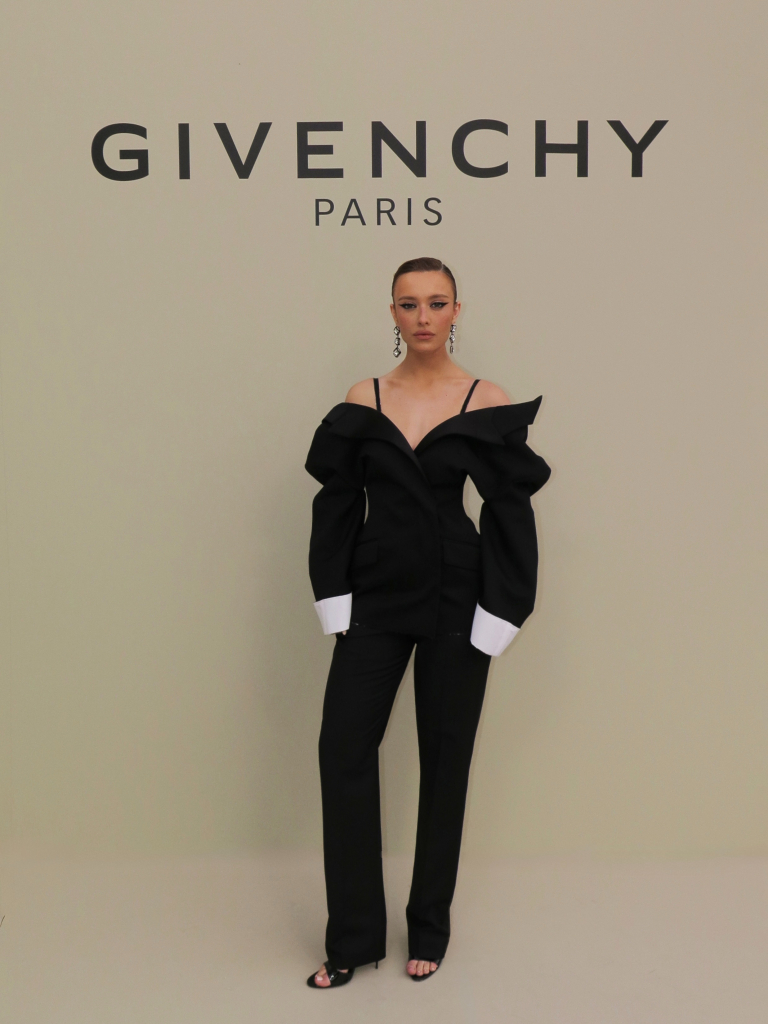 Maria Braz Em Givenchy