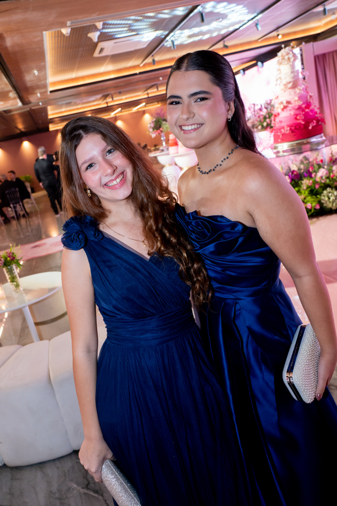 Marina Teixeira Fontenele E Mariana Viana (1)