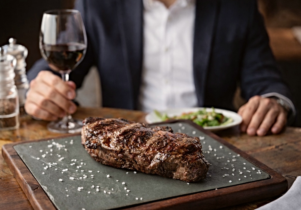 Carbone Steakhouse celebra sabores da brasa com novo menu para compartilhar