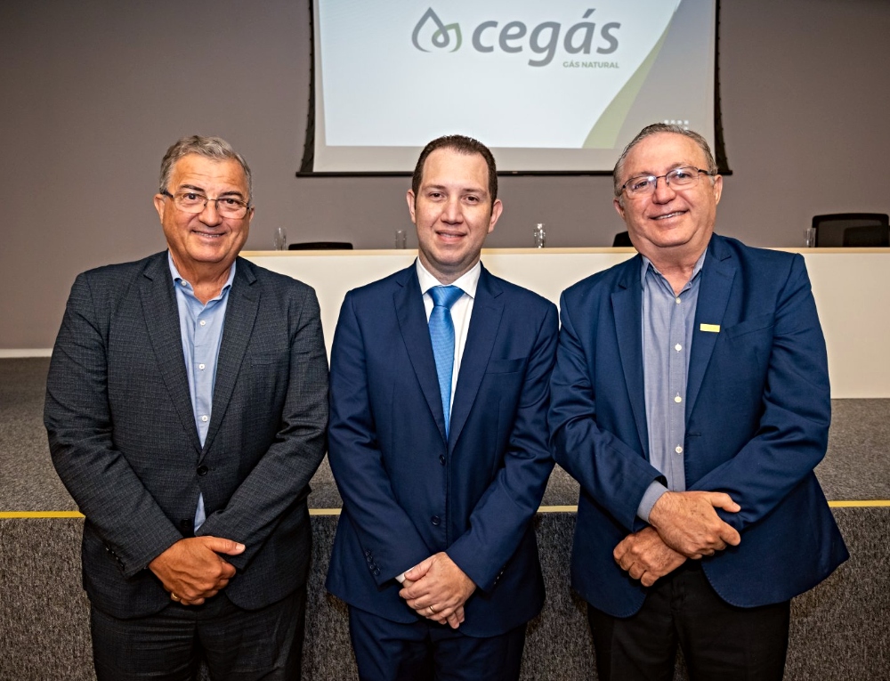 Joaquim Rolim representa a FIEC durante a posse do novo presidente da Cegás