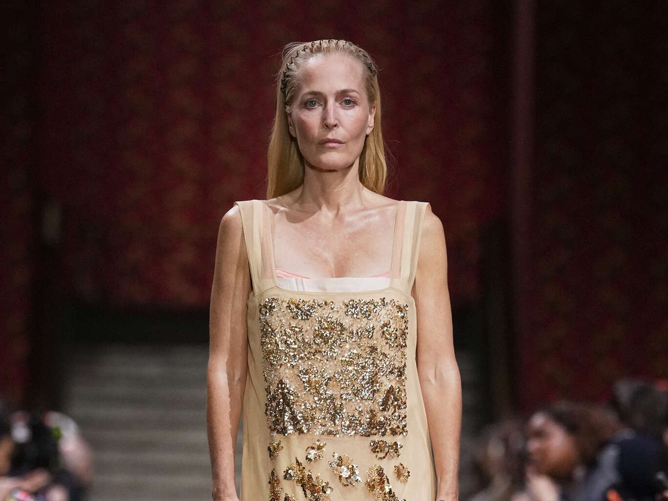 Miu Miu leva atmosfera de floresta ao Palais d’Iéna em desfile da coleção outono-inverno 2026