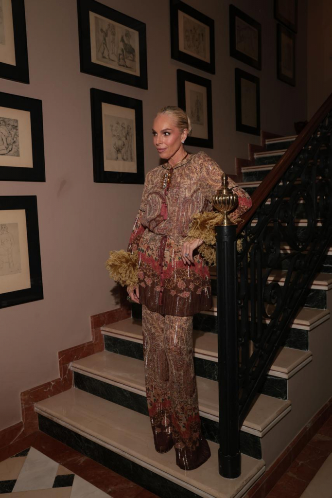 Neusinha Saaf Veste Full Look Valentino