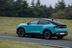 Novo Nissan Leaf 2025 1.jpg