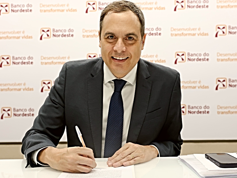 Paulo Câmara empossado presidente do BNB com foco na expansão do crédito