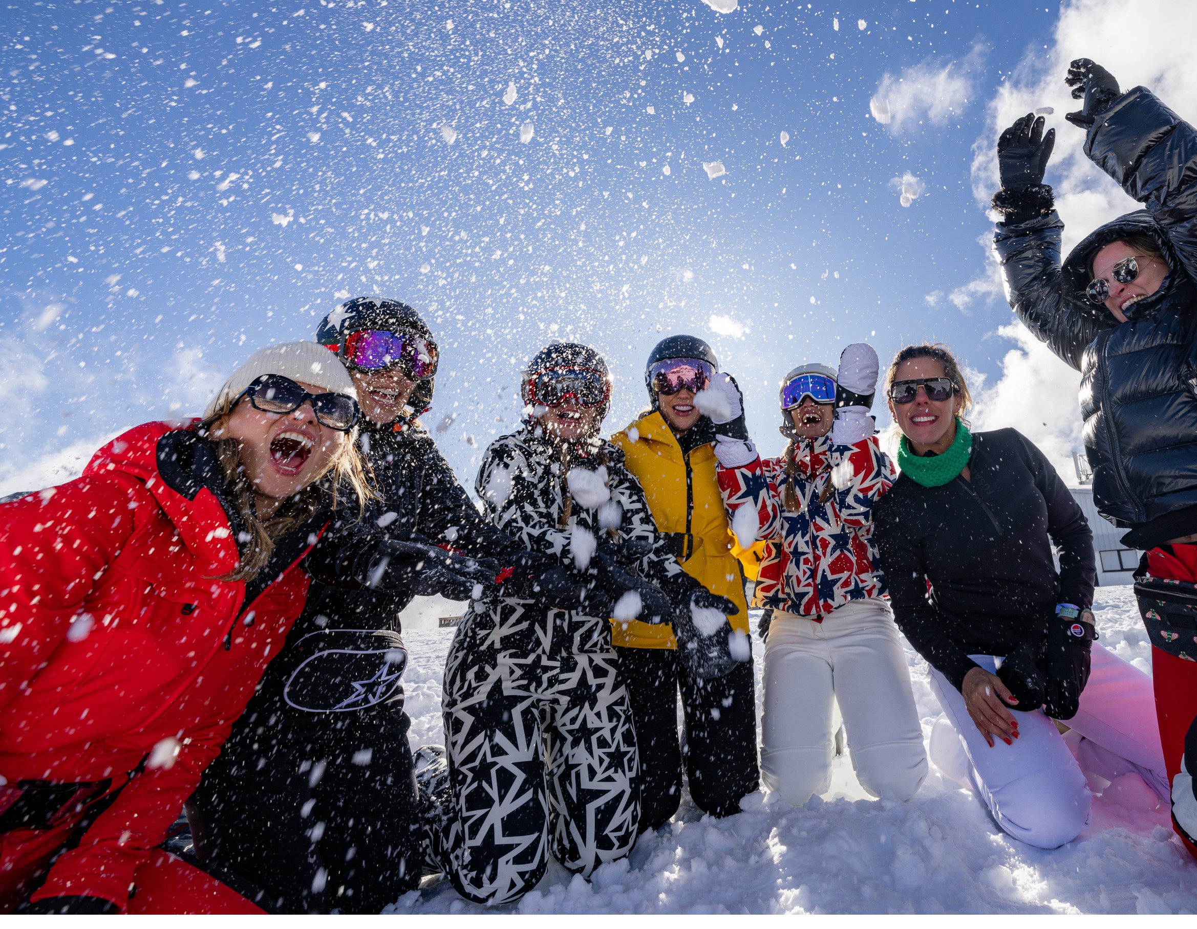 Brasileiras criam semana de ski exclusiva para mulheres nos Alpes franceses com experiências de bem-estar e networking