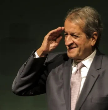 Presidente do PL projeta Flávio Bolsonaro no segundo turno e expõe disputa interna na direita