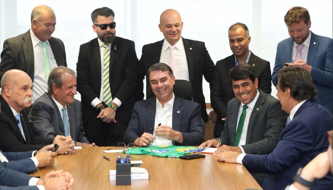 Movimentação na abertura da janela partidária amplia bancada do PL na Câmara