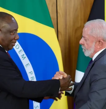 Lula: se a gente não preparar a defesa, qualquer dia alguém invade