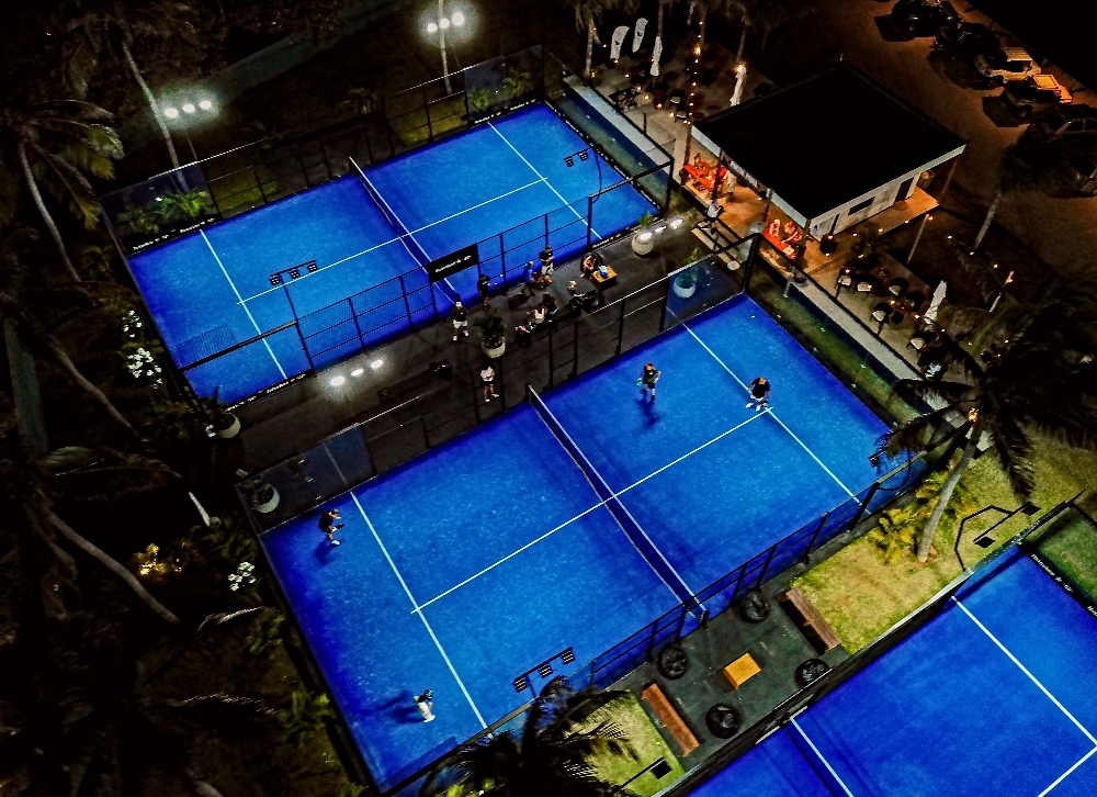 Hotel Vila Selvagem promove “Imersão no Padel” com mentoria de Loic Cencig
