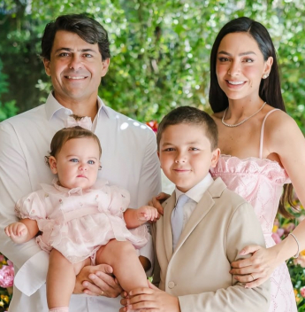 Serena, filha de Lu Tranchesi e Rafael Luzzi, celebra um ano em brunch inspirado no “Jardim de Monet”
