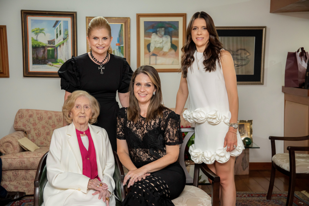 Regina Benevides, Glaucia Benevides, Layla Benevides E Larissa Benevides