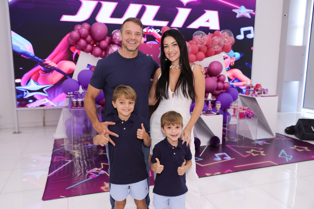 Rogério Padovan, Priscila Ferrari E Filhos