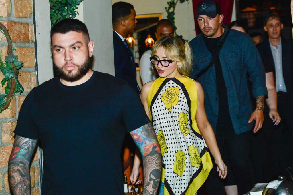 Sabrina Carpenter (3)