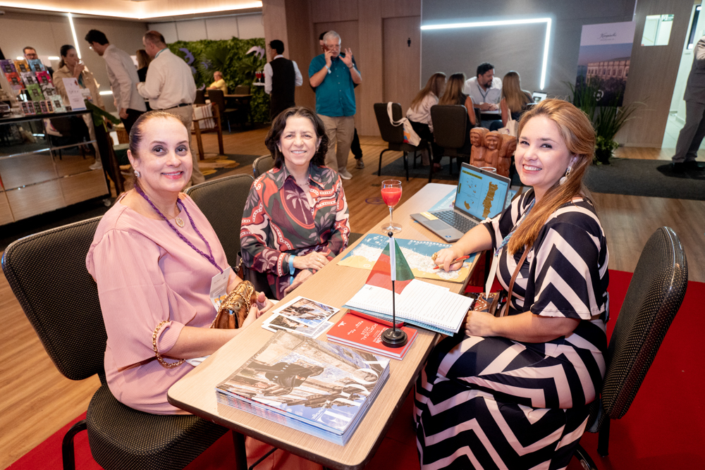 Sandra Luna, Josi Short E Heklen Demuro