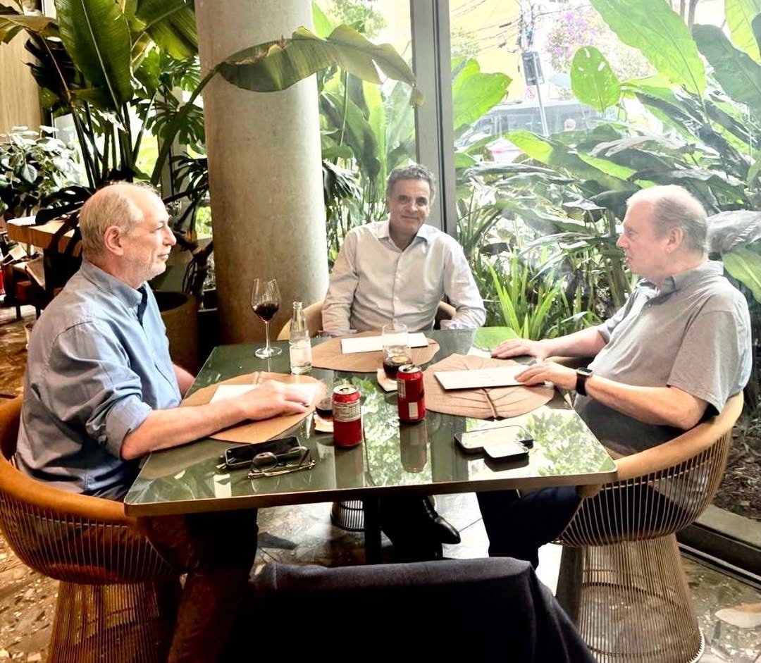 Encontro entre Aécio, Ciro e Tasso reposiciona oposição no Ceará para 2026