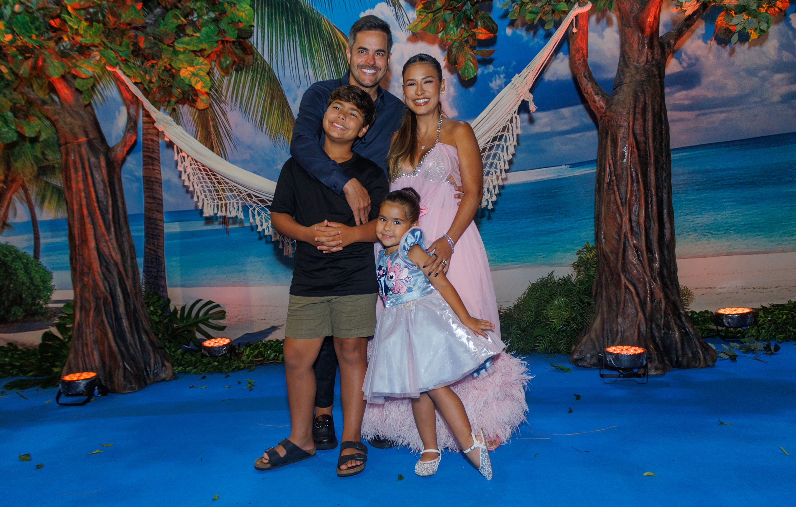 Simone Mendes reúne famosos no aniversário temático da filha Zaya em São Paulo