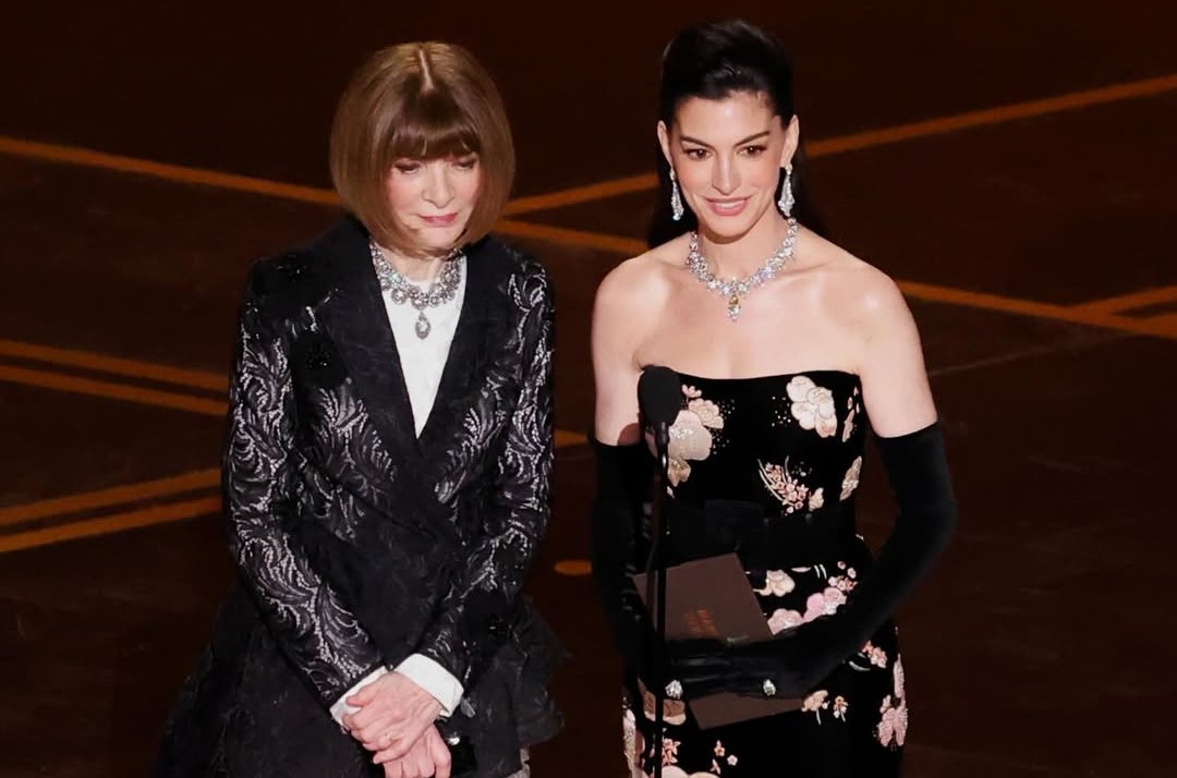 Anna Wintour e Anne Hathaway vivem momento digno de “O Diabo Veste Prada” no Oscar