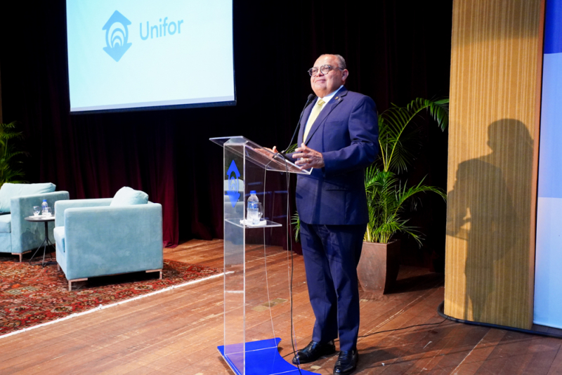 Diálogo Institucional - Aula Magna com ministro Teodoro Santos reúne grande público na Universidade de Fortaleza