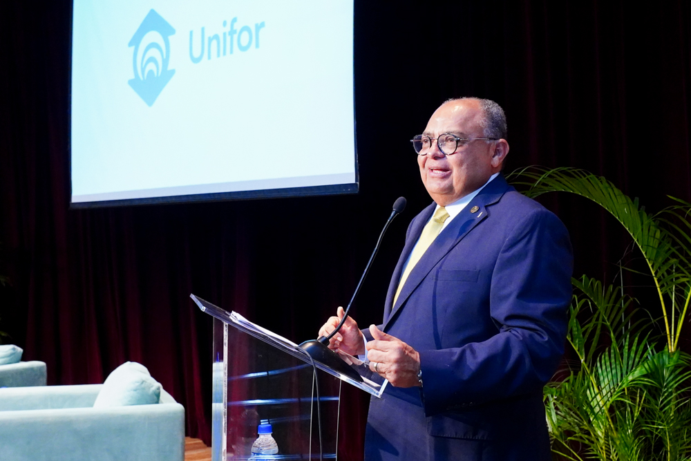 Ministro Teodoro Silva Santos inspira estudantes em Aula Magna na Unifor