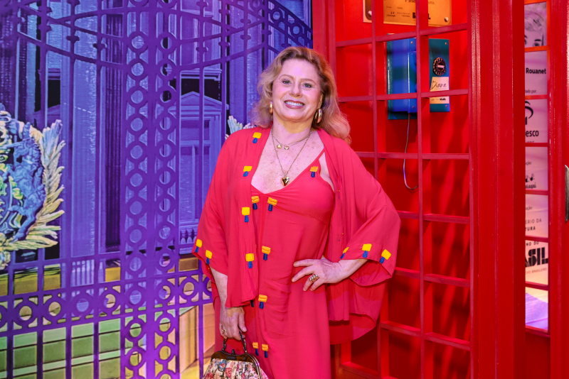 SESSÃO ESPECIAL - Celebridades prestigiam pré-estreia do musical “Diana – A Princesa do Povo” no Rio